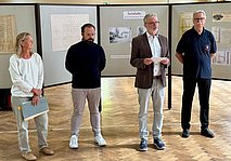 Stephanie Goethals (Stadtarchiv), Jan Rothenbacher (Oberbürgermeister), Christoph Engelhard (Historischer Verein), Rainer Dietrich (IG alter Feuerwehrfahrzeuge) (Foto: Werner Mutzel)