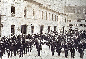 Feuerwehr am Ratzengraben 1910 (Stadtarchiv Memmingen)